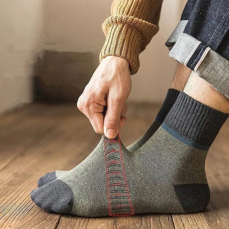 😍🧦【10 párů】Antibakteriální vlněné ponožky, deodorizační a teplé na podzim a zimu.